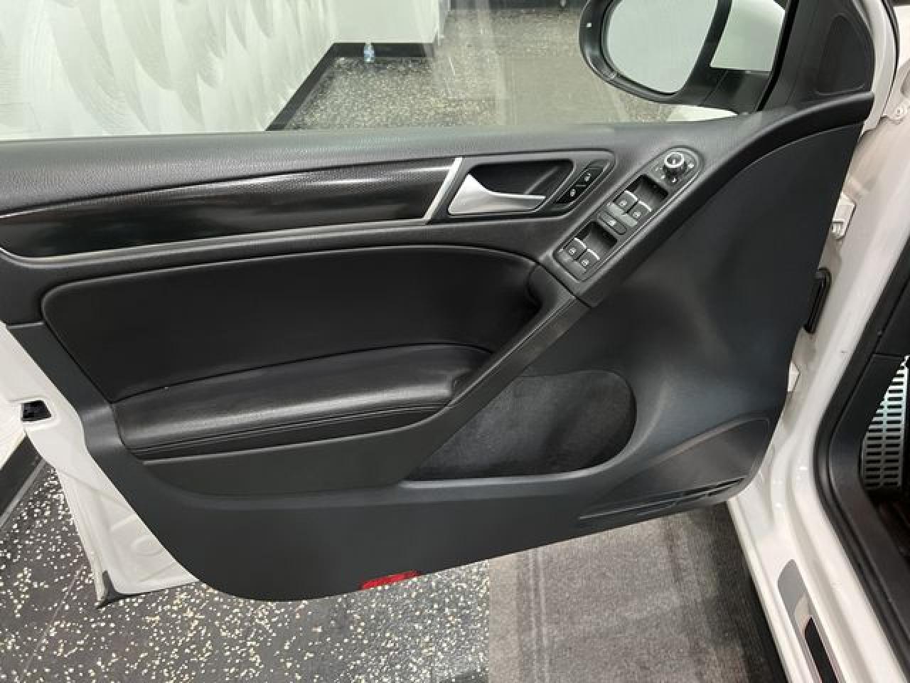 VOLKSWAGEN GTI 2014 — 12