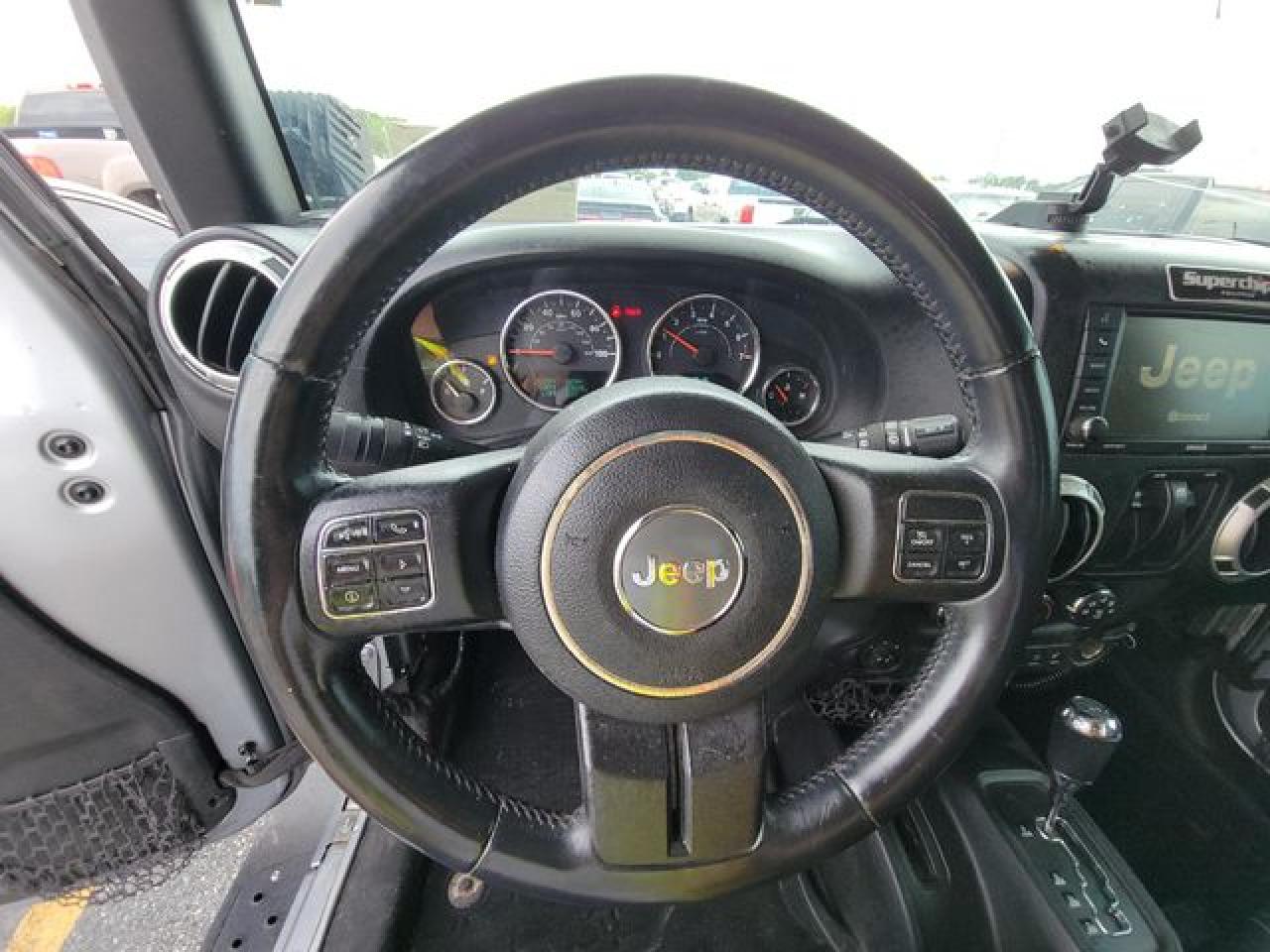 JEEP WRANGLER 2015 — 29