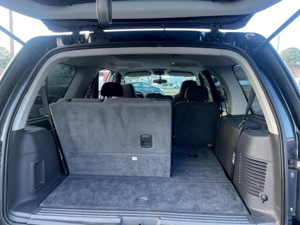 FORD EXPEDITION 2004 — 10