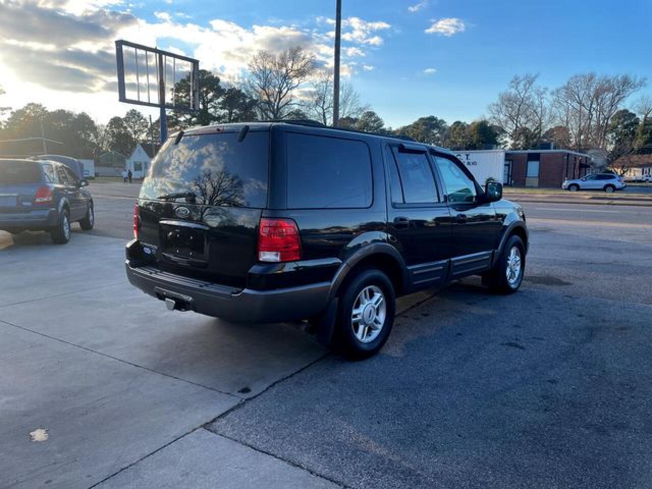 FORD EXPEDITION 2004 — 4