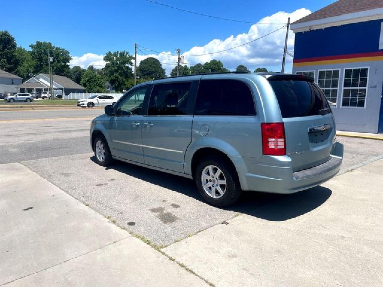 2010 CHRYSLER TOWN & COUNTRY TOURING