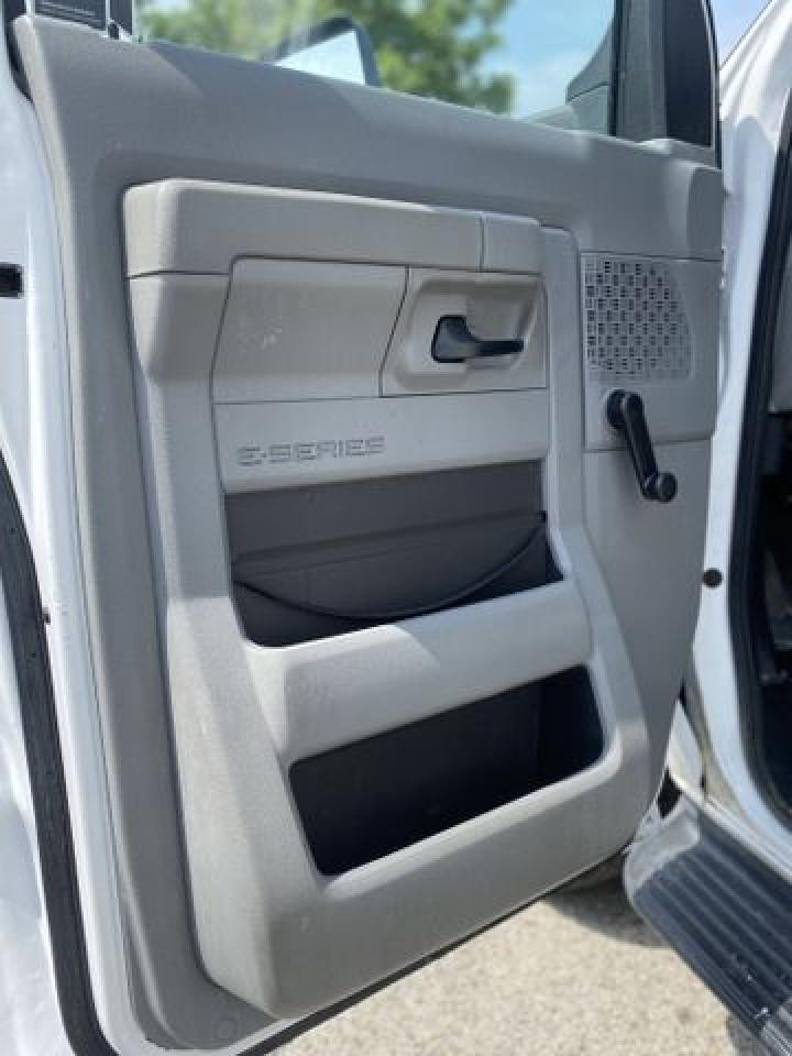 FORD ECONOLINE 2012 — 13