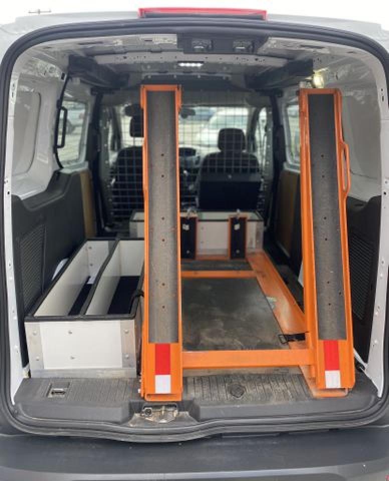 FORD TRANSIT CONNECT 2017 — 15