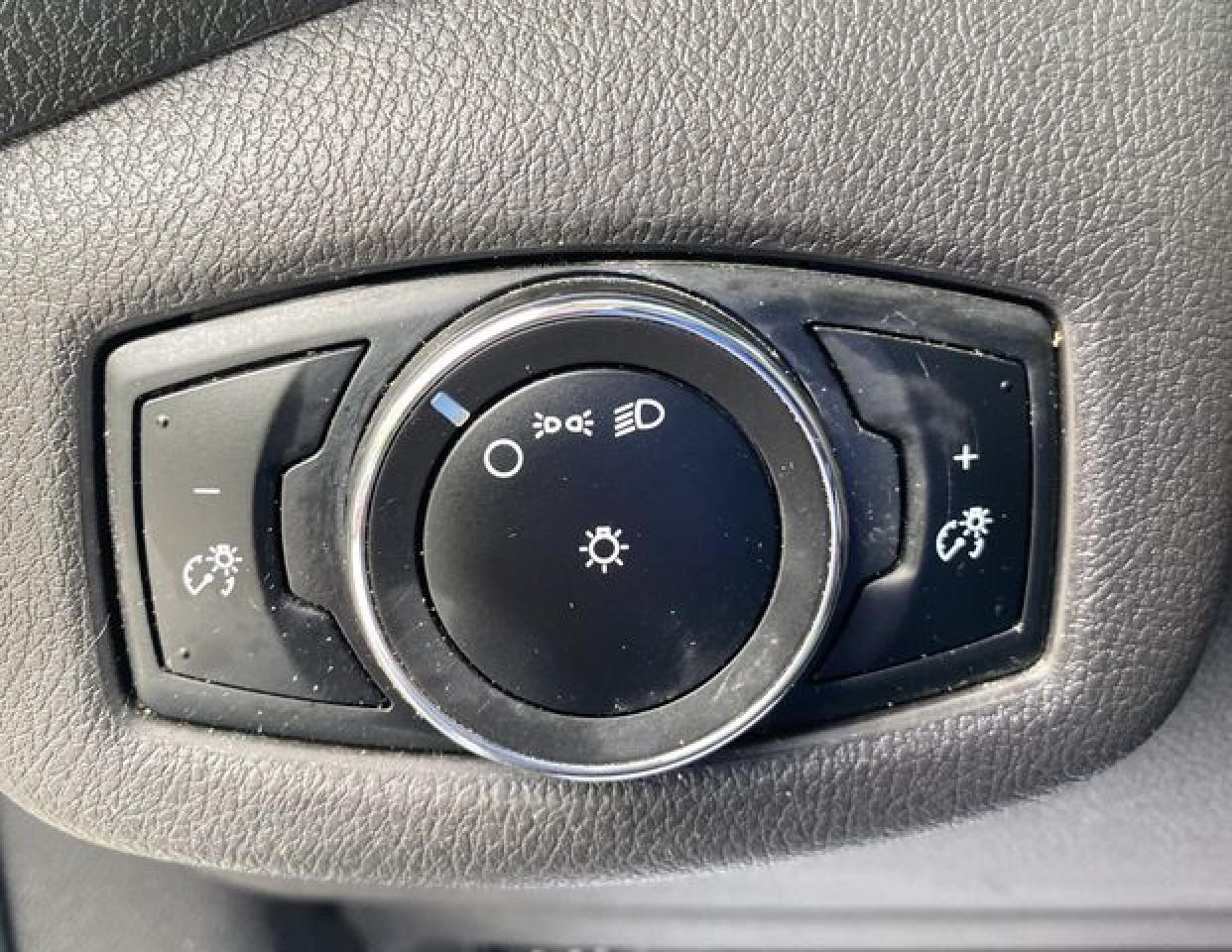 FORD TRANSIT CONNECT 2017 — 12
