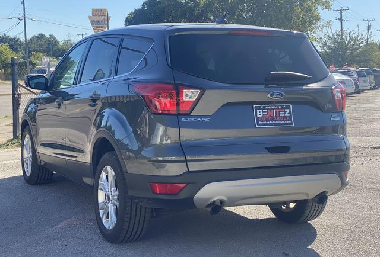 2019 FORD ESCAPE SE