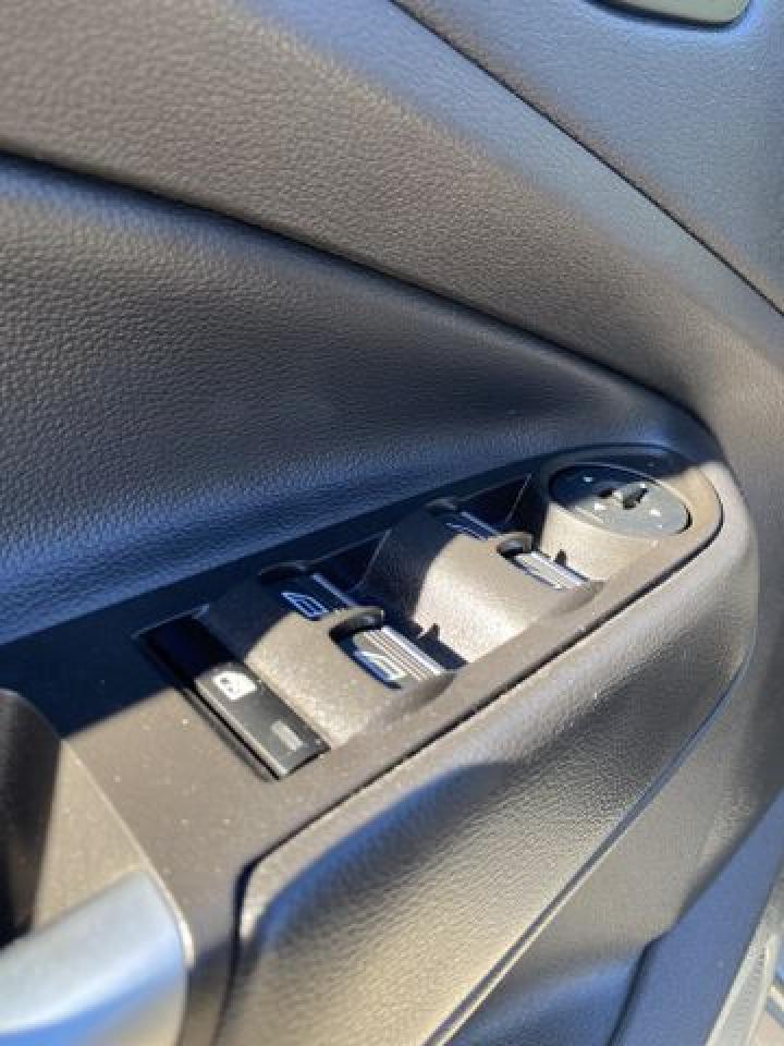 FORD ESCAPE 2019 — 18