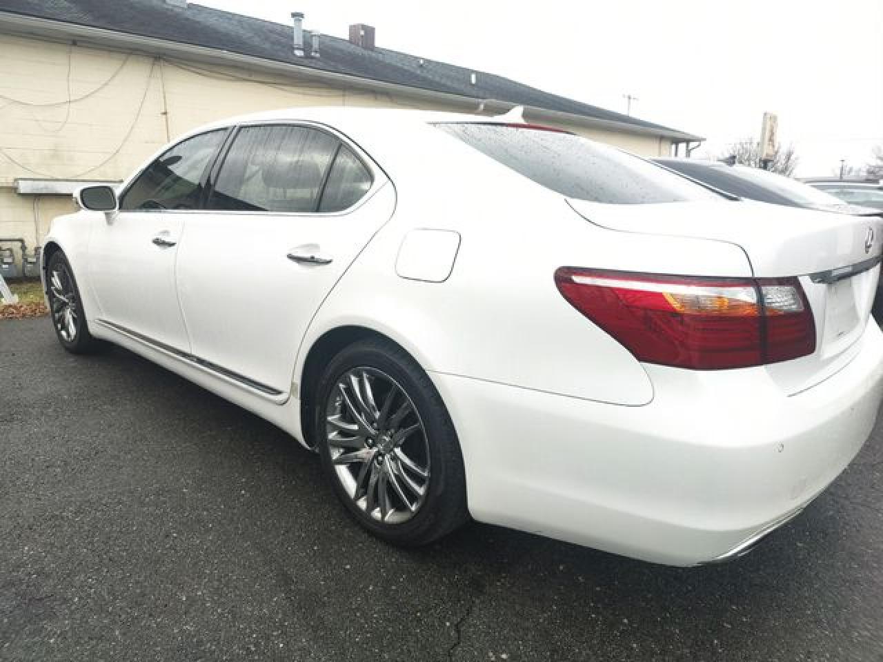 LEXUS LS 2011 — 6