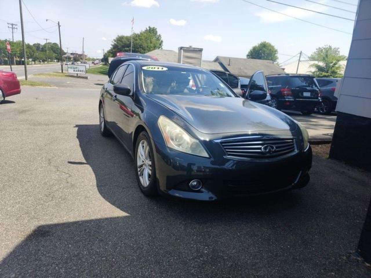 INFINITI G37 2011 — 3