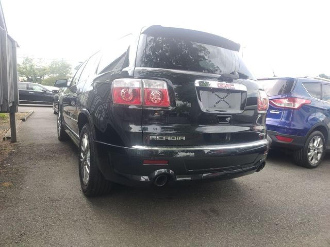 2011 GMC ACADIA DENALI