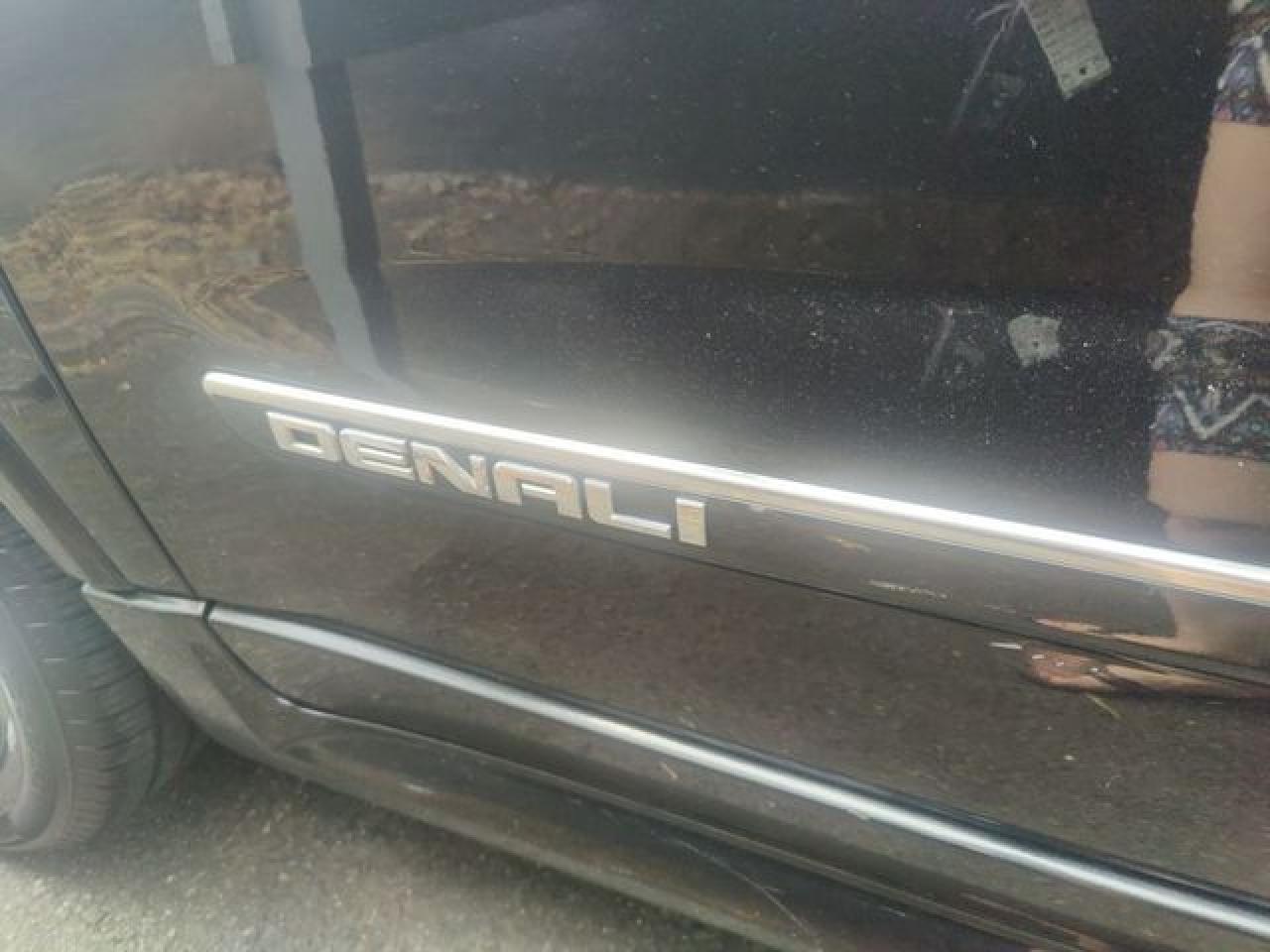 2011 GMC ACADIA DENALI