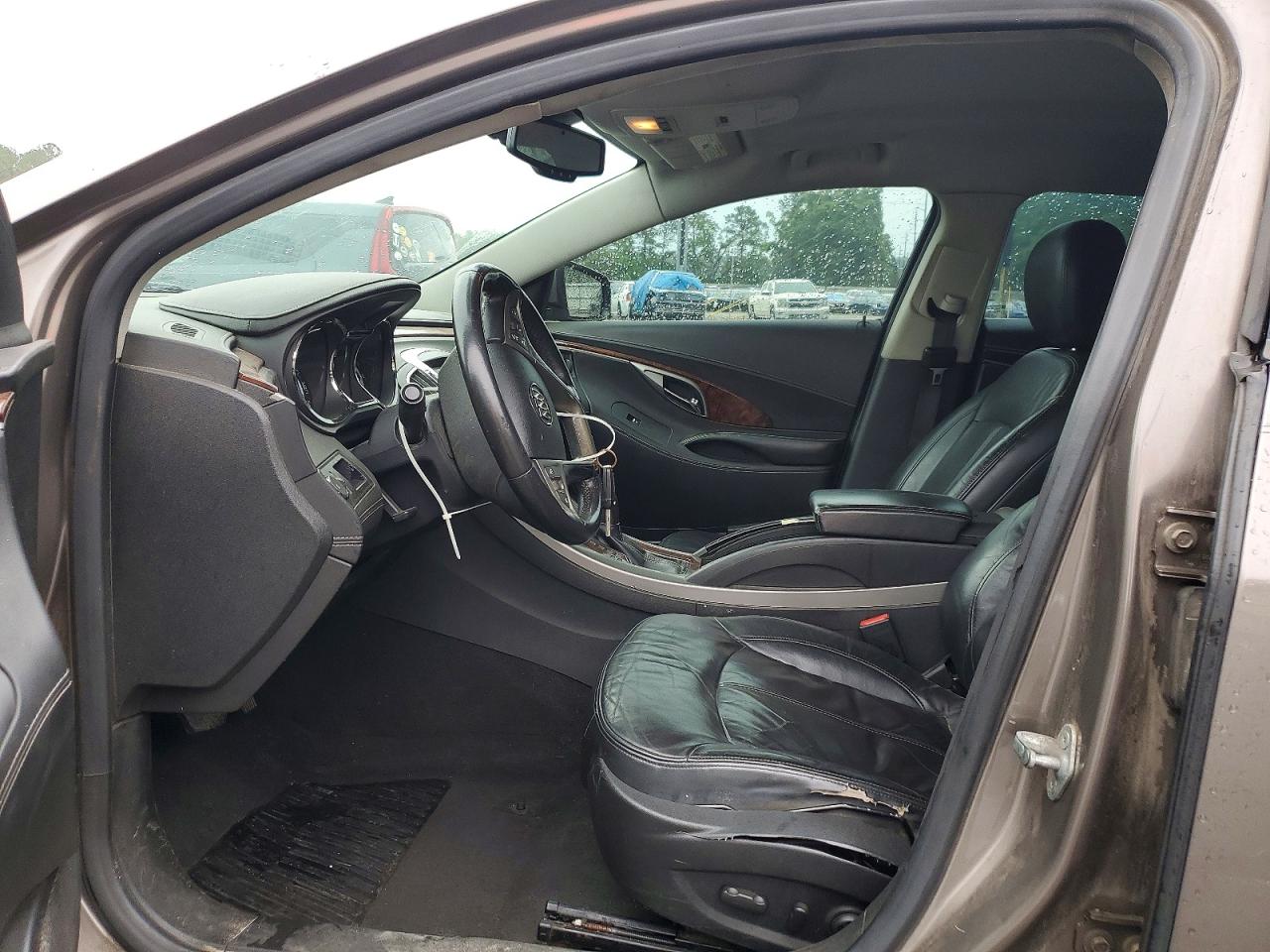 BUICK LACROSSE 2012 — 8