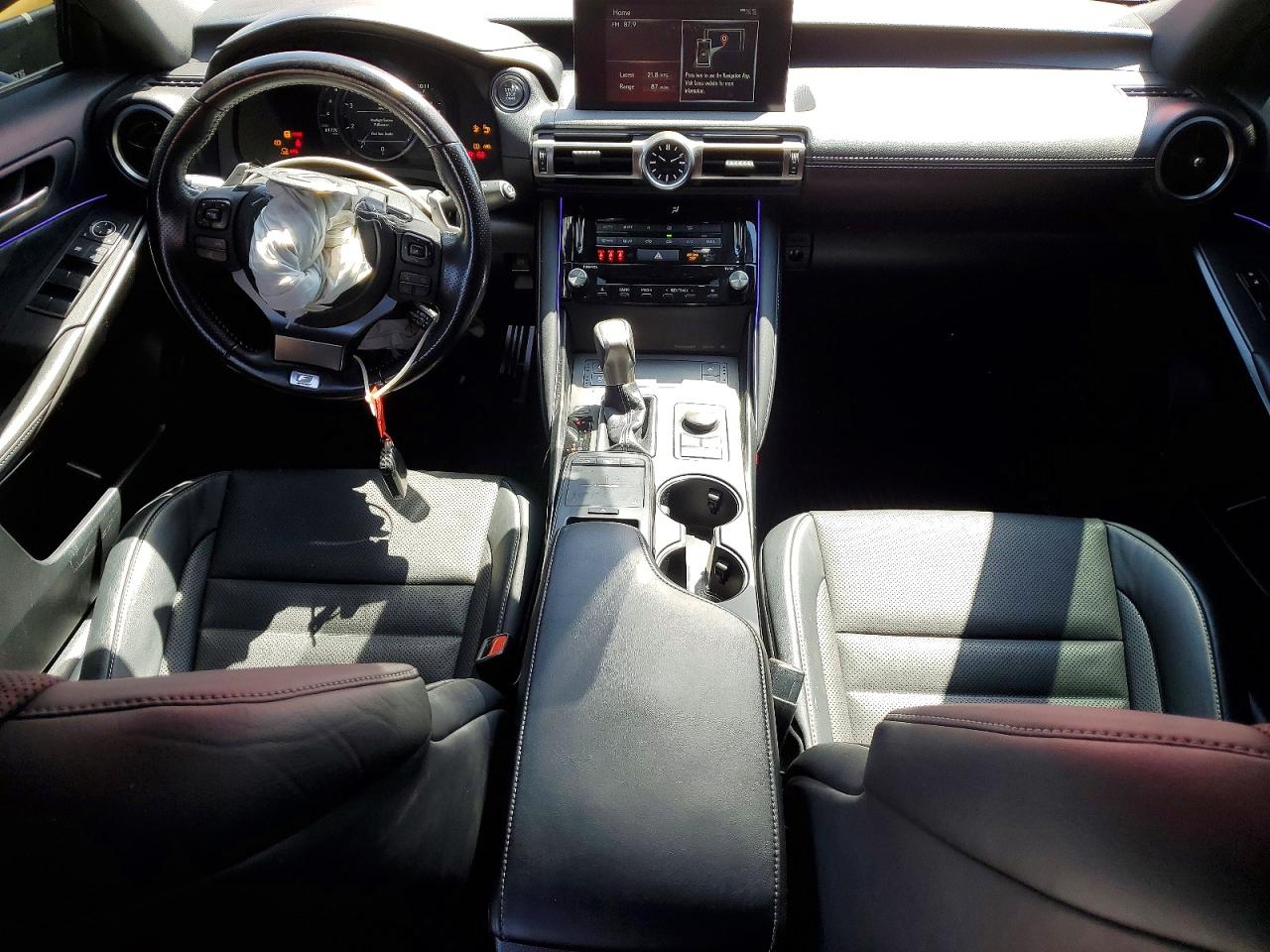 LEXUS IS 2021 — 9