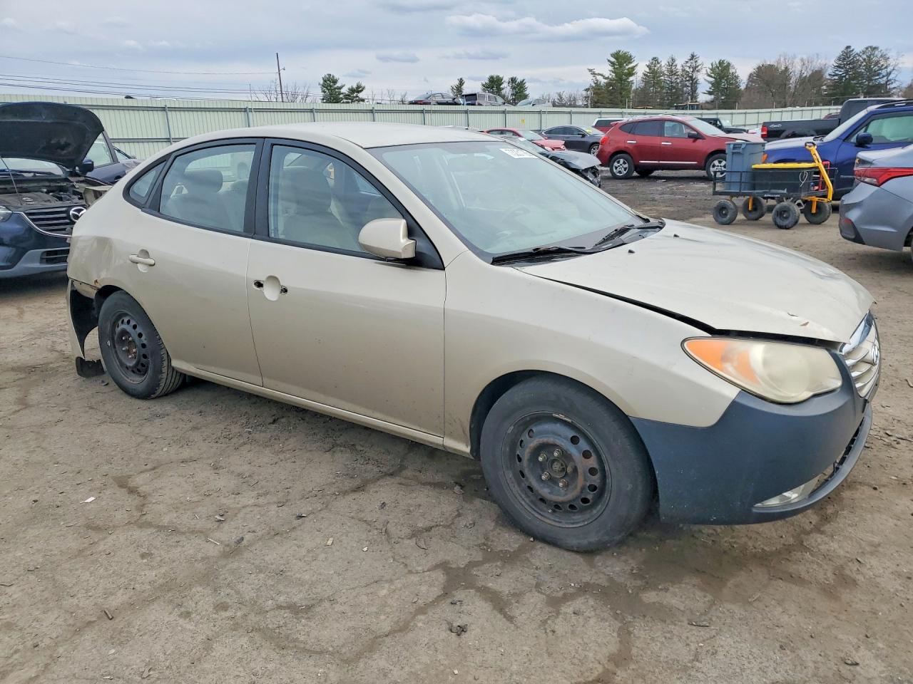 HYUNDAI ELANTRA 2010 — 5