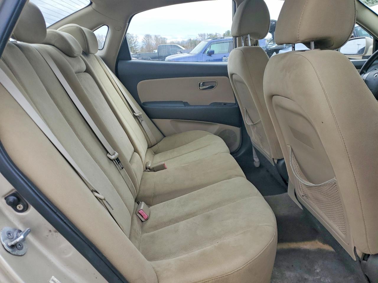 HYUNDAI ELANTRA 2010 — 11