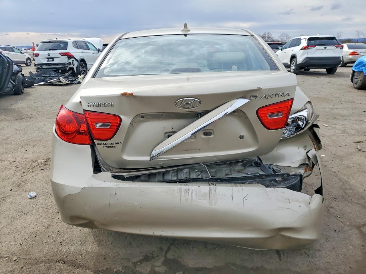HYUNDAI ELANTRA 2010 — 7