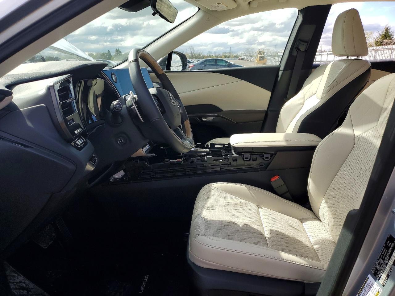 LEXUS RX 2024 — 8