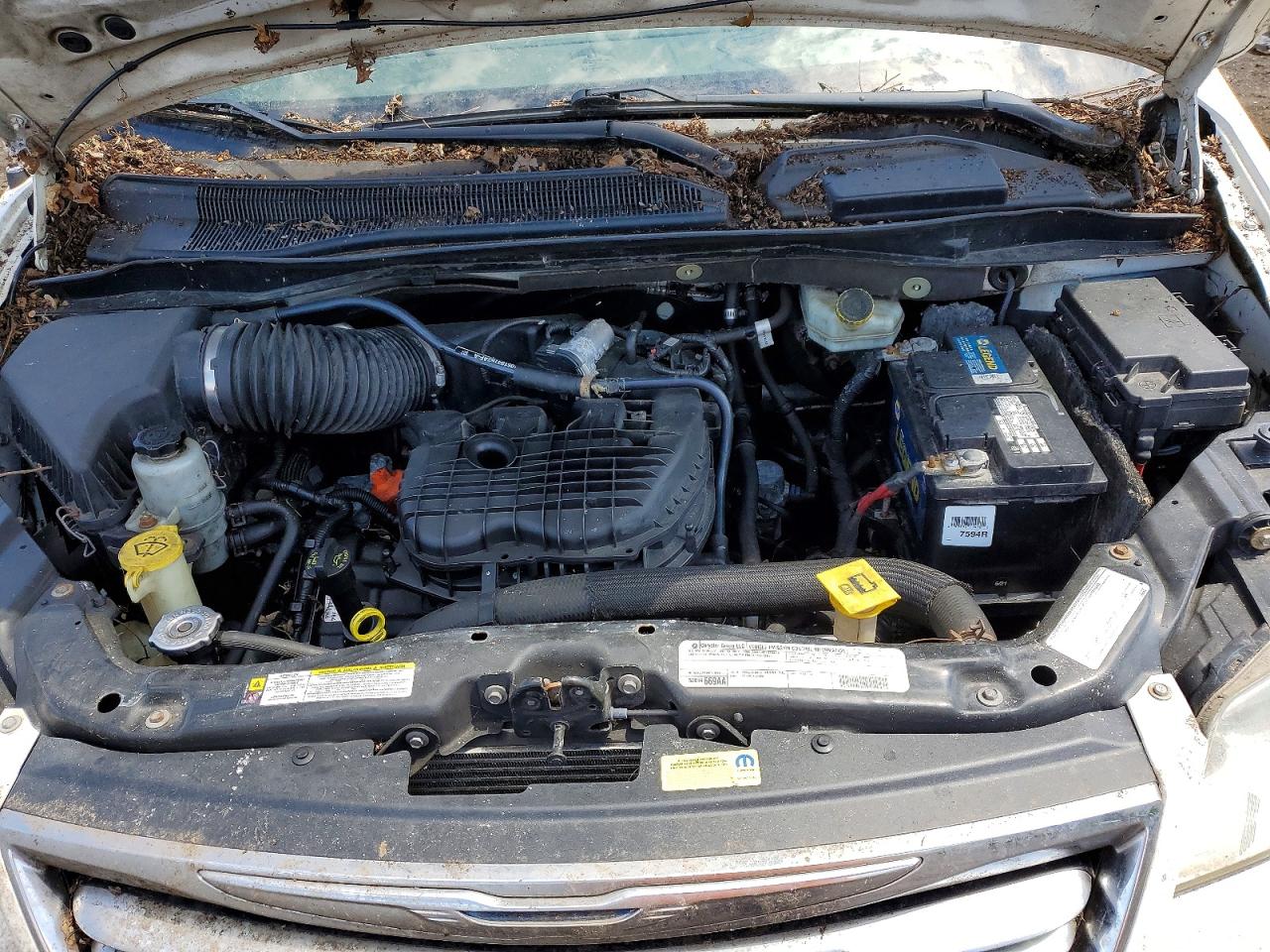 CHRYSLER TOWN & COUNTRY 2012 — 12
