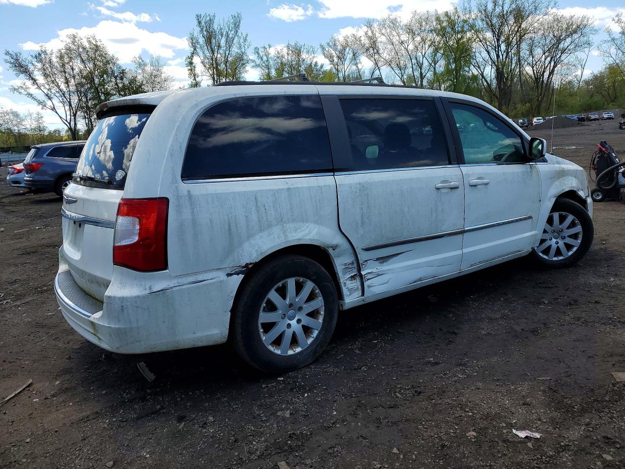 CHRYSLER TOWN & COUNTRY 2012 — 4