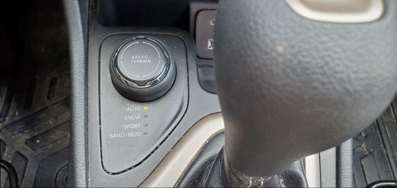 JEEP CHEROKEE 2015 — 19