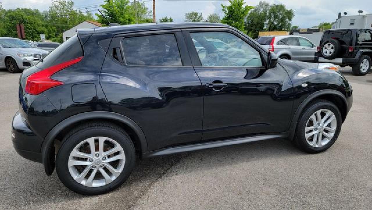 2011 NISSAN JUKE S