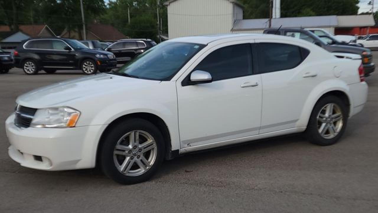 DODGE AVENGER 2010 — 7