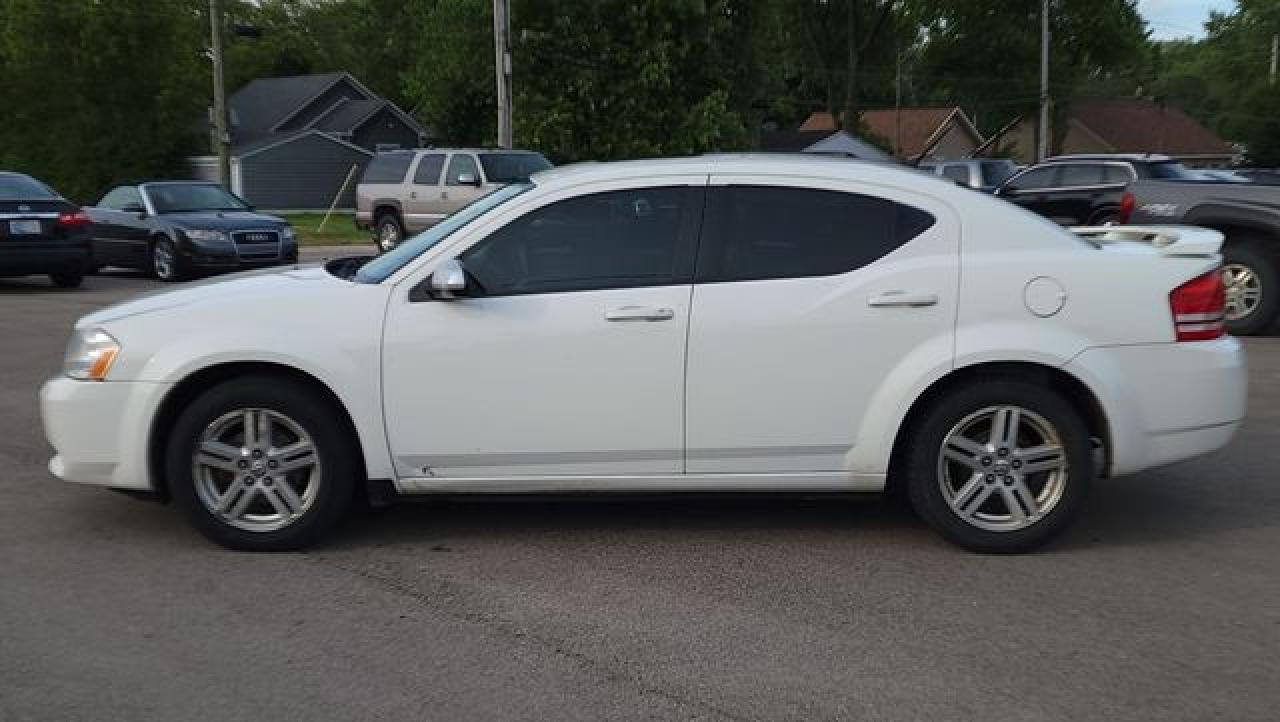 DODGE AVENGER 2010 — 6