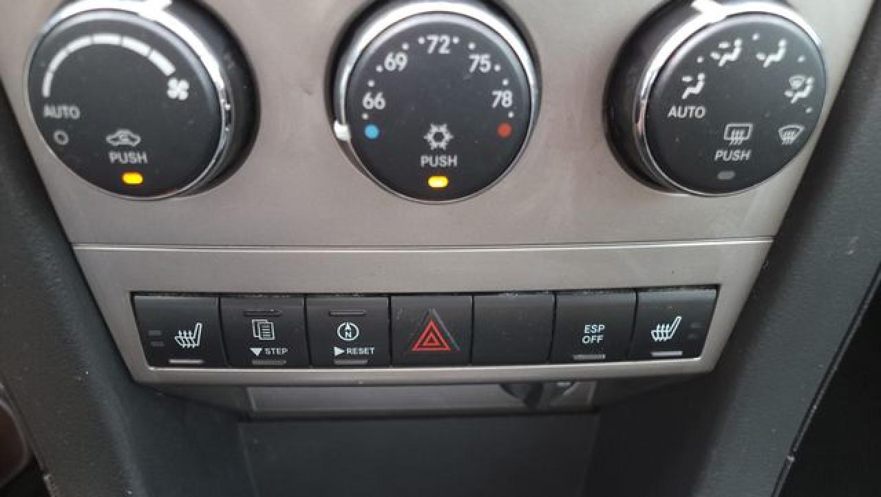 DODGE AVENGER 2010 — 14