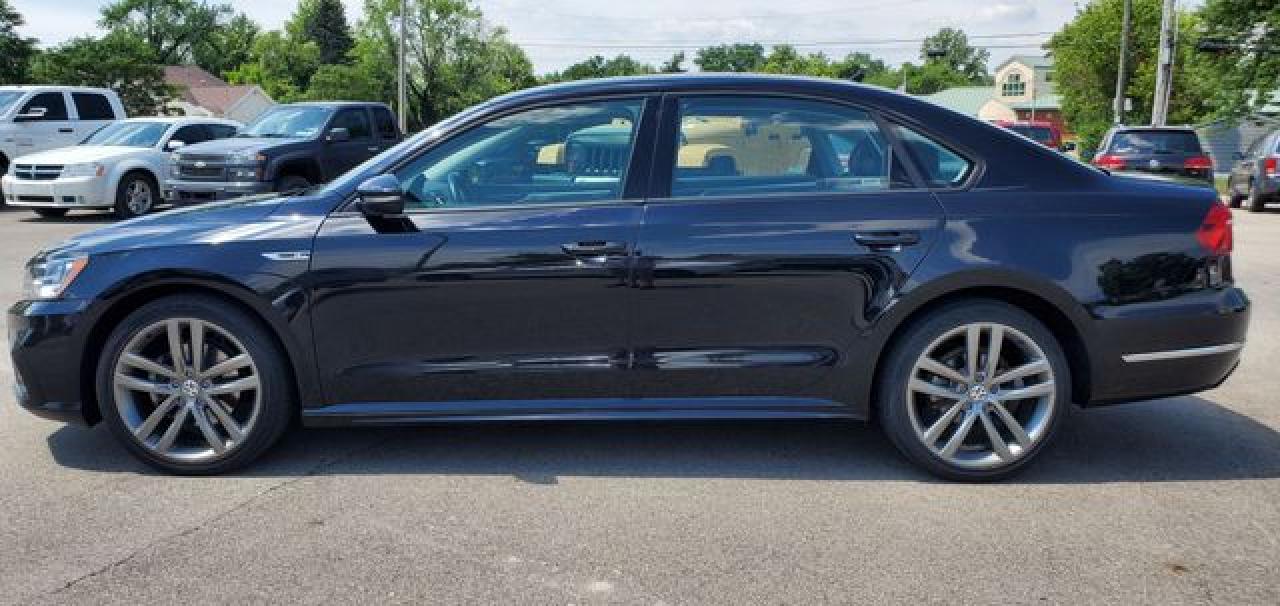 VOLKSWAGEN PASSAT 2018 — 7