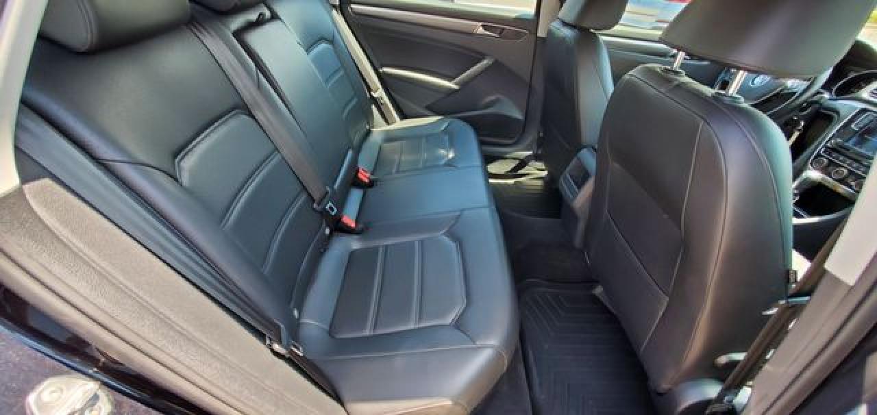 VOLKSWAGEN PASSAT 2018 — 14