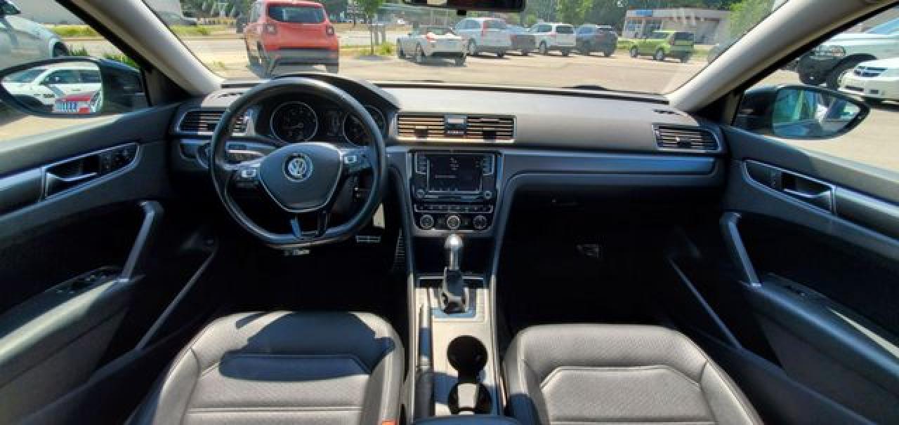 VOLKSWAGEN PASSAT 2018 — 16