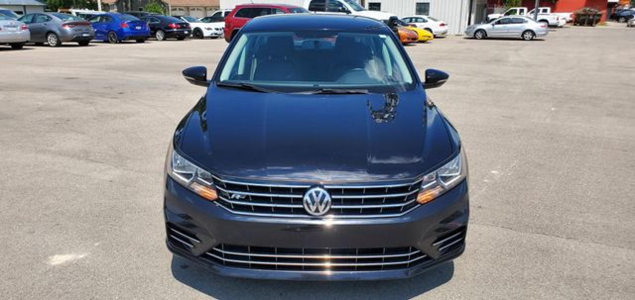VOLKSWAGEN PASSAT 2018 — 10
