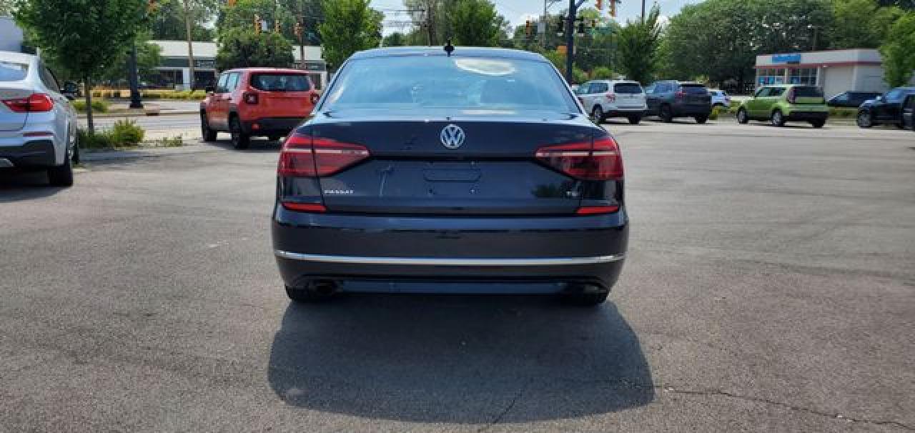 VOLKSWAGEN PASSAT 2018 — 5