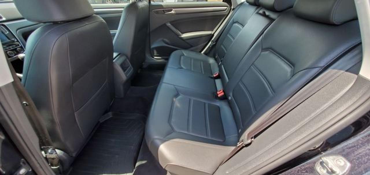 VOLKSWAGEN PASSAT 2018 — 12