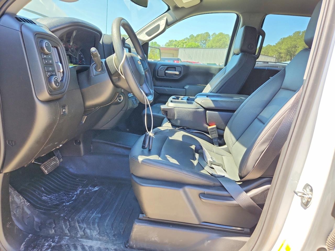 CHEVROLET SILVERADO 2025 — 8
