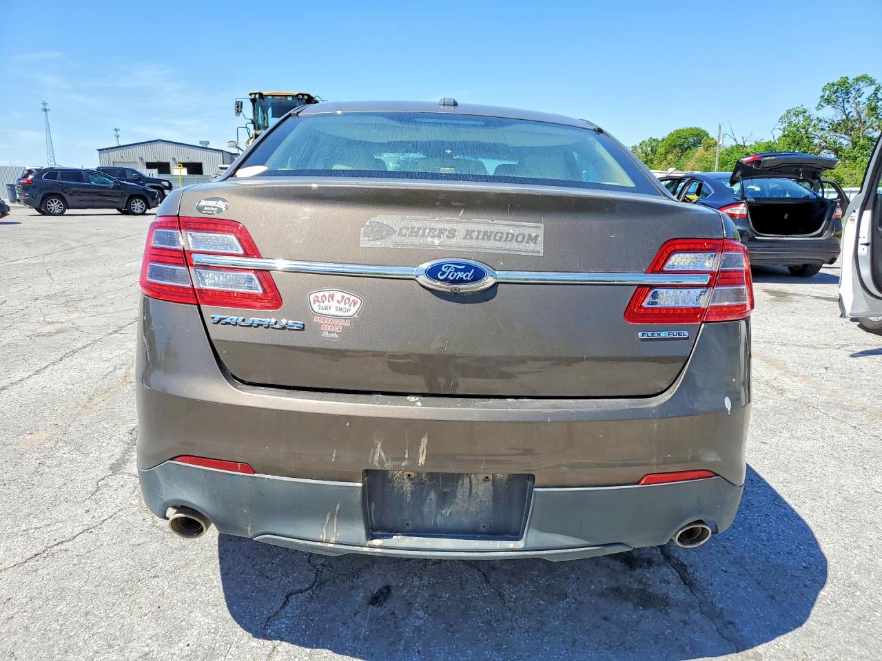 FORD TAURUS 2015 — 7