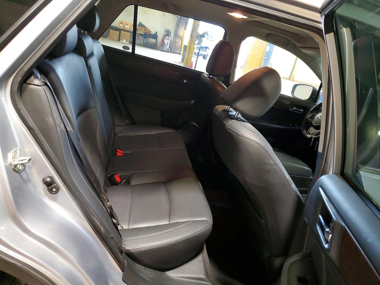 SUBARU OUTBACK 2019 — 12