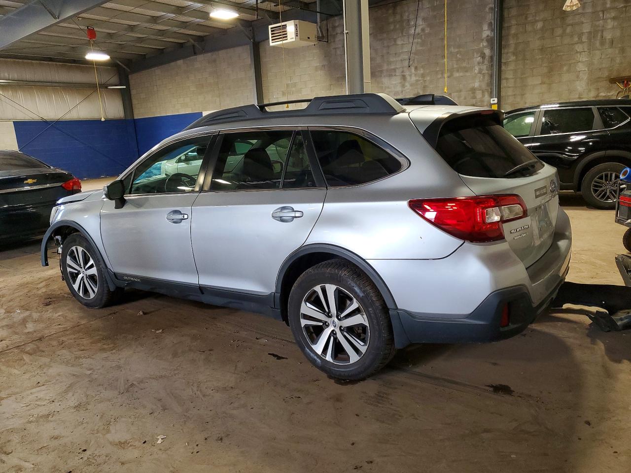 SUBARU OUTBACK 2019 — 3
