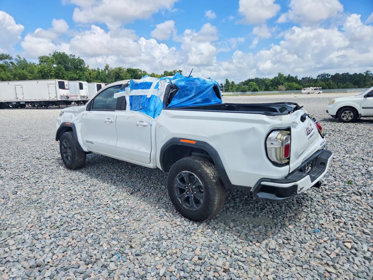 GMC CANYON 2025 — 3