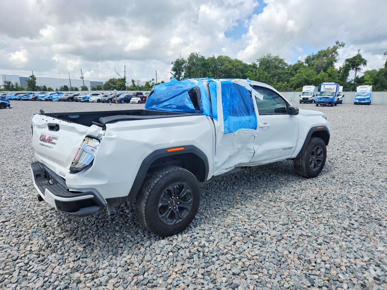GMC CANYON 2025 — 4
