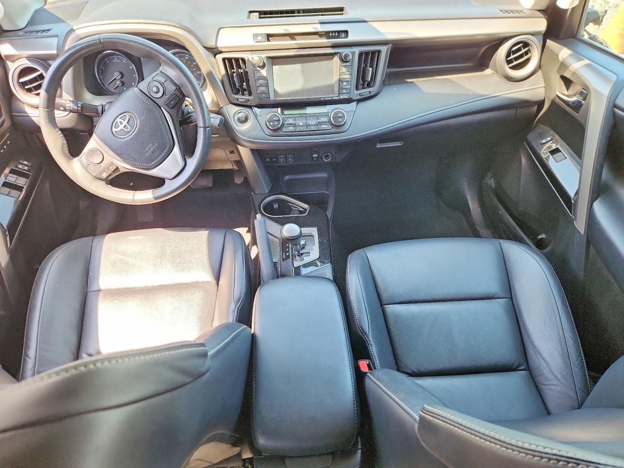 TOYOTA RAV4 2017 — 9