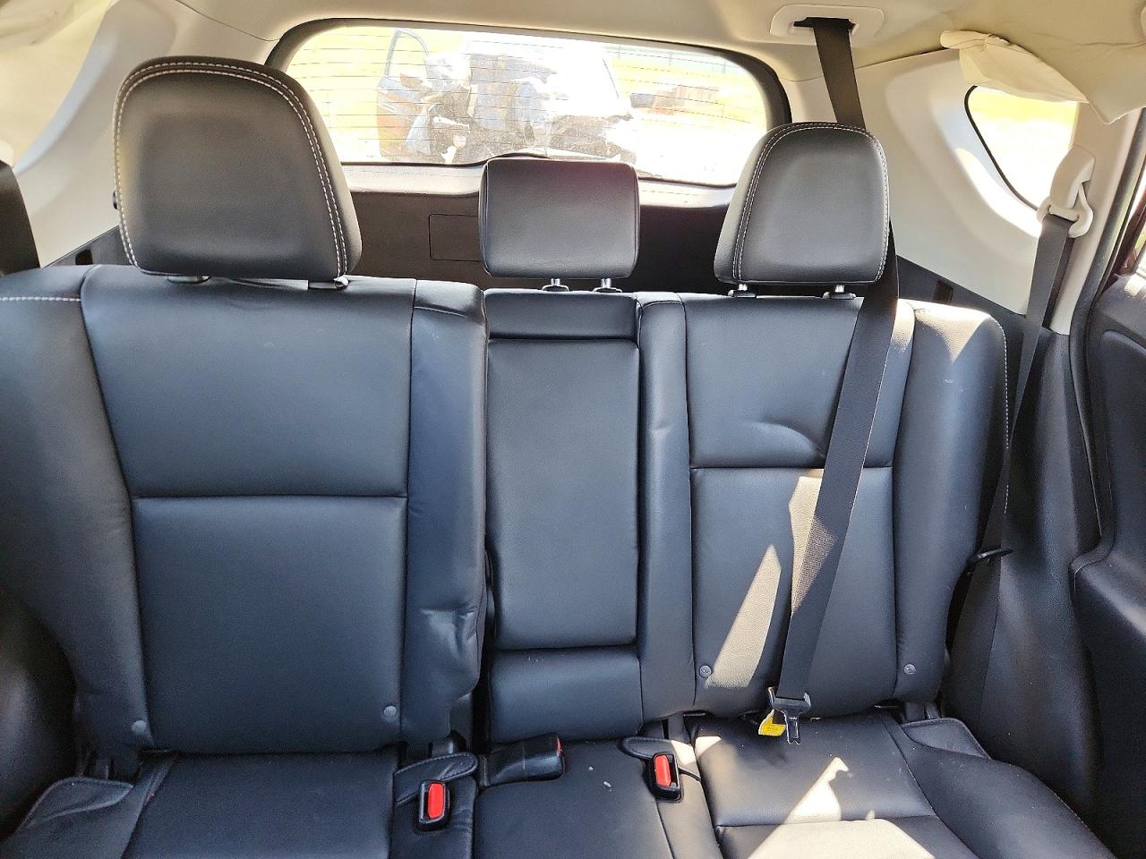 TOYOTA RAV4 2017 — 11