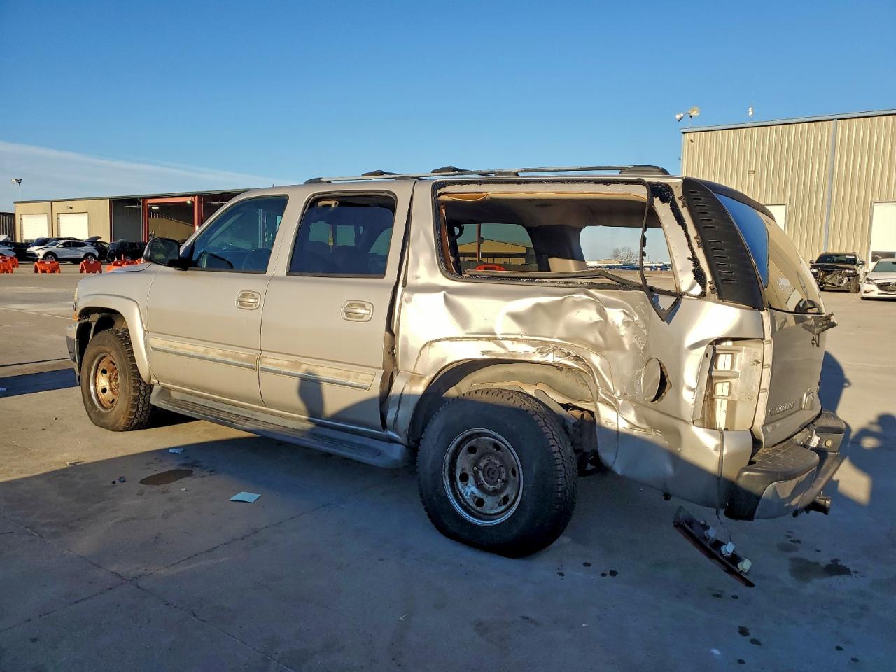 CHEVROLET SUBURBAN 2005 — 3