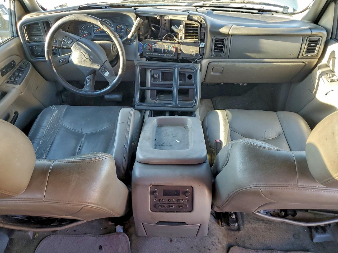 CHEVROLET SUBURBAN 2005 — 9