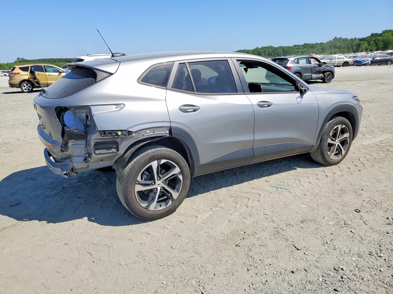 CHEVROLET TRAX 2024 — 4