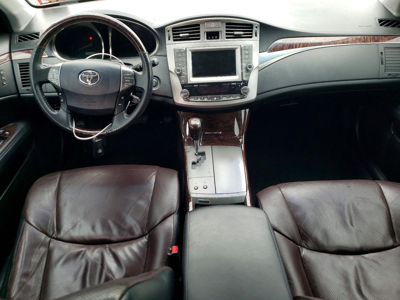 TOYOTA AVALON 2011 — 9