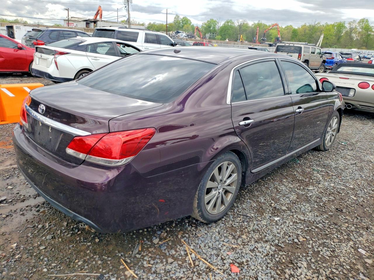 TOYOTA AVALON 2011 — 4