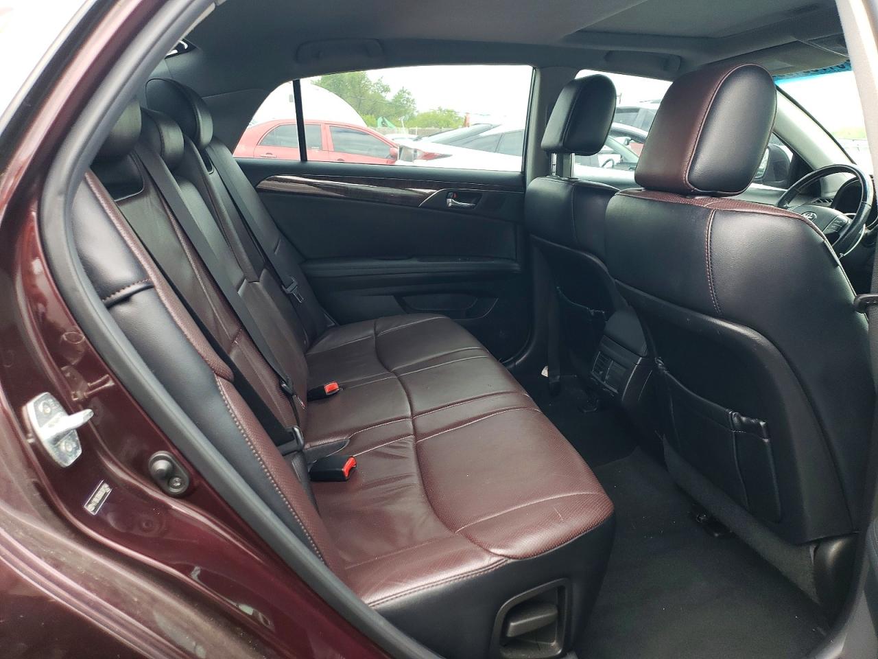 TOYOTA AVALON 2011 — 11