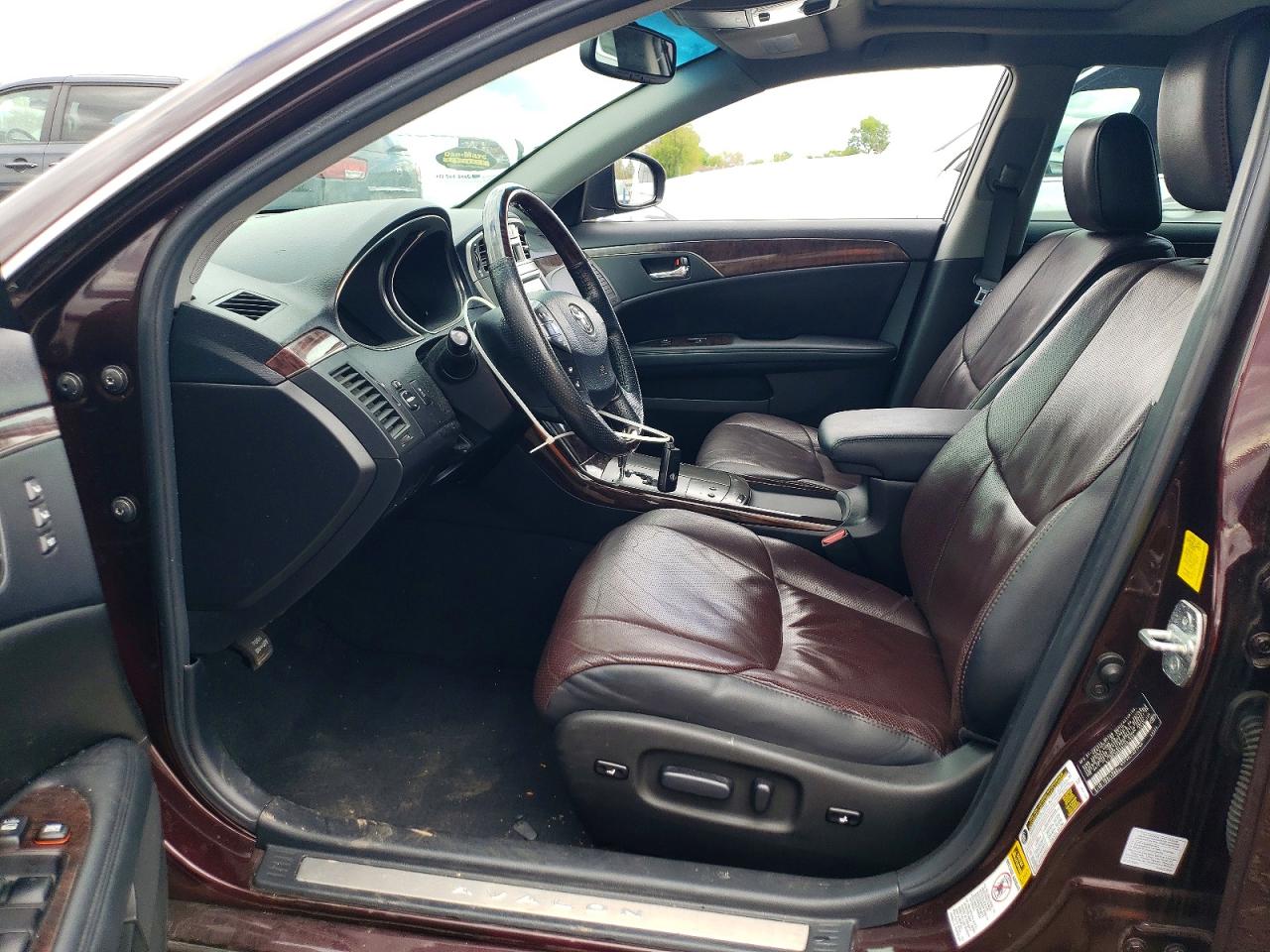 TOYOTA AVALON 2011 — 8