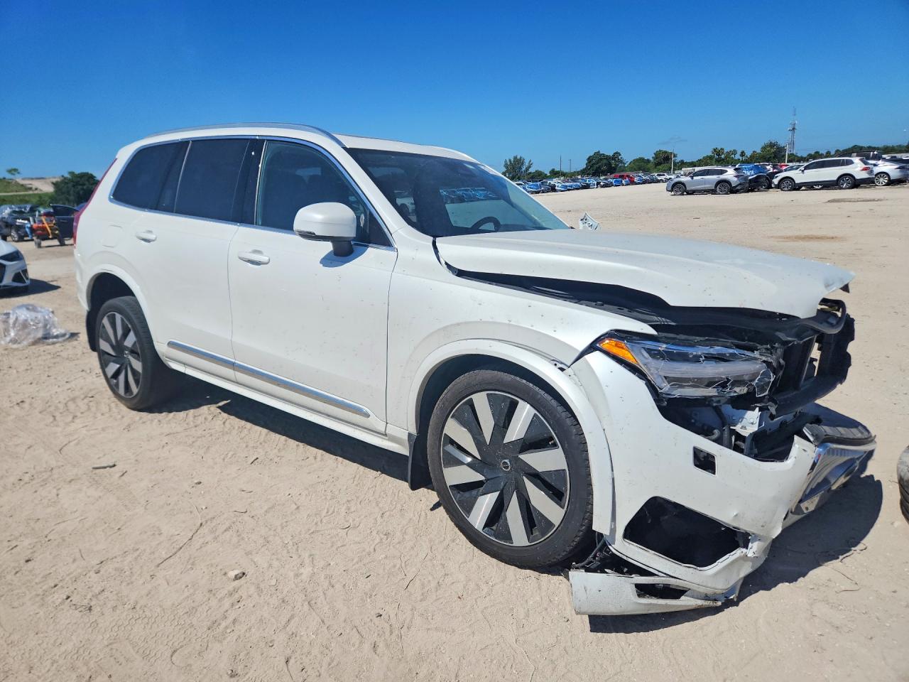 VOLVO XC90 2025 — 5