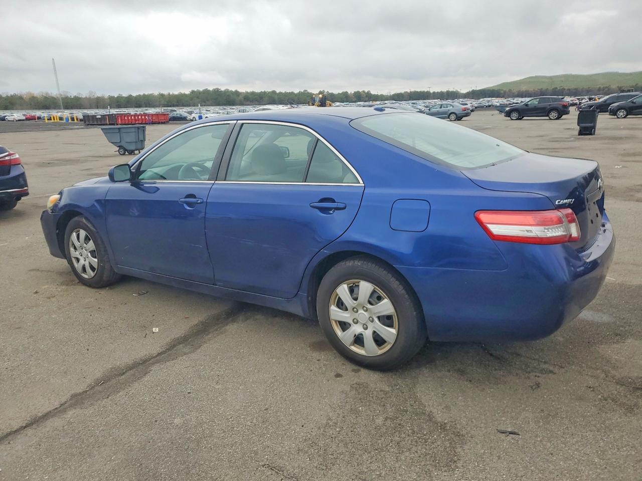 TOYOTA CAMRY 2010 — 3